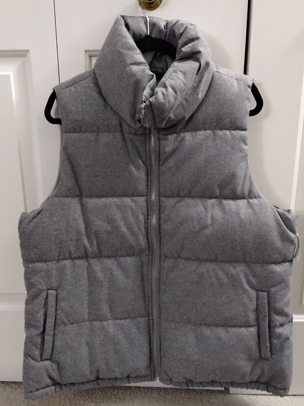 Old Navy Quilted Fleece-Lined Puffer Vest with Pockets, Gray, XL